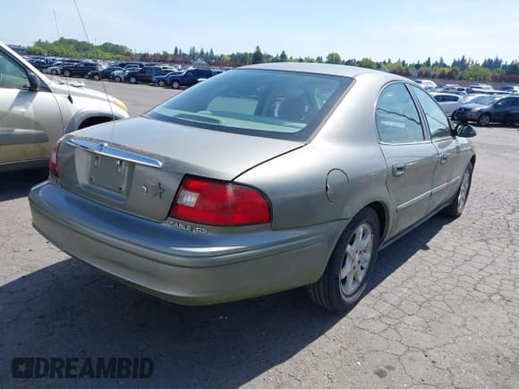 ✅ 2002 Mercury Sable GS • VIN: 1MEFM50U42G638338 • Lot: 42100728. Listed on IAAI with 208,055 mi. Free auction sales archive from the USA and detailed vehicle history report at DreamBid. Image 4.