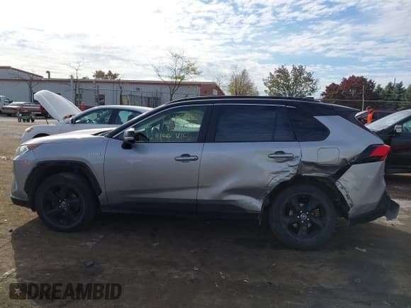 ✅ 2019 Toyota RAV4 Hybrid XSE • VIN: JTMEWRFV2KJ024423 • Lot: 43459681. Listed on IAAI with 87,658 mi. Free auction sales archive from the USA and detailed vehicle history report at DreamBid. Image 15.