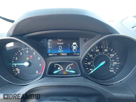 ✅ 2017 Ford Escape SE • VIN: 1FMCU9G9XHUE08239 • Lot: 42326698. Wystawiony na IAAI z przebiegiem 96 471 mil. Bezpłatny archiwum sprzedaży aukcyjnych z USA i szczegółowy raport historii pojazdu na DreamBid. Zdjęcie 7.