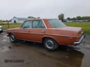 ✅ 1972 Mercedes-Benz 250 • VIN: 11401112012877 • Лот: 82096125. Опубликован ранее на Copart с пробегом 29 678 миль. Бесплатный доступ к архиву аукционных продаж из США и подробный отчёт об истории автомобиля на DreamBid. Изображение 2.