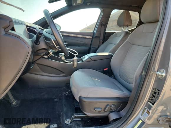 ✅ 2022 Hyundai Santa Cruz SEL Premium • VIN: 5NTJDDAF5NH011915 • Lot: 81134675. Wystawiony na Copart z przebiegiem 43 507 mil. Bezpłatny archiwum sprzedaży aukcyjnych z USA i szczegółowy raport historii pojazdu na DreamBid. Zdjęcie 7.