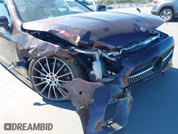 ✅ 2023 Mercedes-Benz E 450 • VIN: W1K1J5JB8PF199634 • Lot: 43691726. Listed on IAAI with 3,623 mi. Free auction sales archive from the USA and detailed vehicle history report at DreamBid. Image 6.