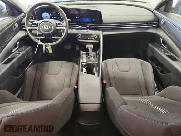 2025 Hyundai Elantra SEL Convenience с VIN KMHLS4DG8SU024009, выставлен на аукционе Copart как лот 90807425 с пробегом 9 698 миль миль и Чистый • Clean title. История ставок и продаж доступна на DreamBid. Изображение 8.