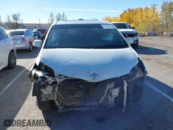 ✅ 2016 Toyota Sienna XLE • VIN: 5TDYK3DC1GS728176 • Лот: 40878539. Опубликован ранее на IAAI с пробегом 360 030 миль. Бесплатный доступ к архиву аукционных продаж из США и подробный отчёт об истории автомобиля на DreamBid. Изображение 12.