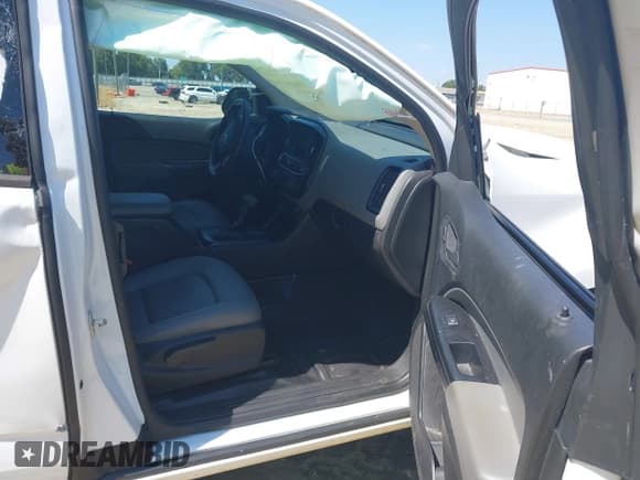 ✅ 2020 Chevrolet Colorado 2WD Work Truck • VIN: 1GCHSBEA2L1243785 • Lot: 43209539. Listed on IAAI with 49,127 mi. Free auction sales archive from the USA and detailed vehicle history report at DreamBid. Image 5.