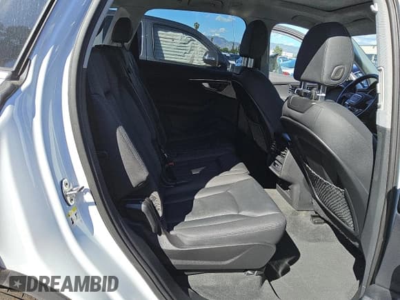 ✅ 2023 Audi Q7 Premium • VIN: WA1ACBF70PD005126 • Lot: 47545355. Wystawiony na Copart z przebiegiem 23 394 mil. Bezpłatny archiwum sprzedaży aukcyjnych z USA i szczegółowy raport historii pojazdu na DreamBid. Zdjęcie 11.