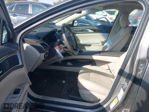 ✅ 2016 Lincoln MKZ Hybrid • VIN: 3LN6L2LU9GR632545 • Lot: 43595387. Wystawiony na IAAI z przebiegiem 56 075 mil. Bezpłatny archiwum sprzedaży aukcyjnych z USA i szczegółowy raport historii pojazdu na DreamBid. Zdjęcie 5.