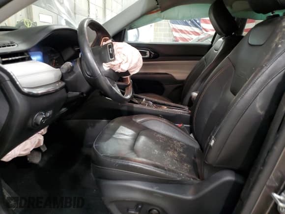 ✅ 2022 Jeep Compass High Altitude • VIN: 3C4NJDCB0NT103601 • Lot: 46914975. Wystawiony na Copart z przebiegiem 30 221 mil. Bezpłatny archiwum sprzedaży aukcyjnych z USA i szczegółowy raport historii pojazdu na DreamBid. Zdjęcie 7.