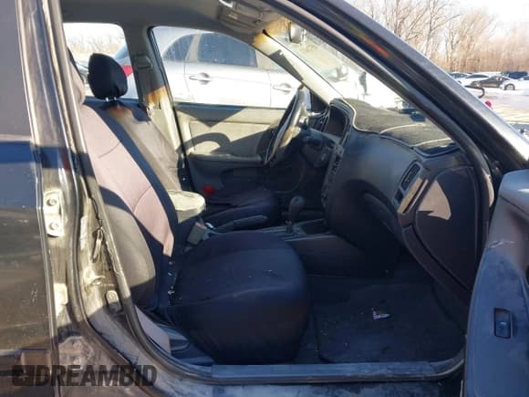 ✅ 2005 Hyundai Elantra GLS • VIN: KMHDN46D75U059160 • Lot: 41326031. Wystawiony na IAAI z przebiegiem 226 479 mil. Bezpłatny archiwum sprzedaży aukcyjnych z USA i szczegółowy raport historii pojazdu na DreamBid. Zdjęcie 5.