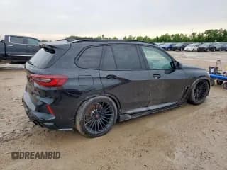 ✅ 2021 BMW X5 M • VIN: 5YMJU0C08M9F36288 • Lot: 63783175. Wystawiony na Copart z przebiegiem 44 225 mil. Bezpłatny archiwum sprzedaży aukcyjnych z USA i szczegółowy raport historii pojazdu na DreamBid. Zdjęcie 3.