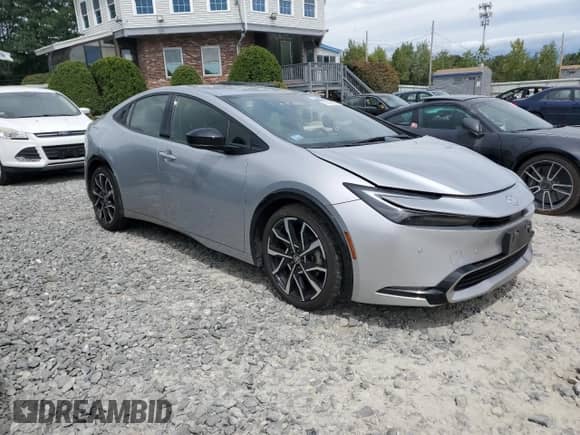 2024 Toyota Prius SE с VIN JTDACACUXR3012846, выставлен на аукционе Copart как лот 69588405 с пробегом 23 184 миль миль и Списание • Salvage title. История ставок и продаж доступна на DreamBid. Изображение 4.