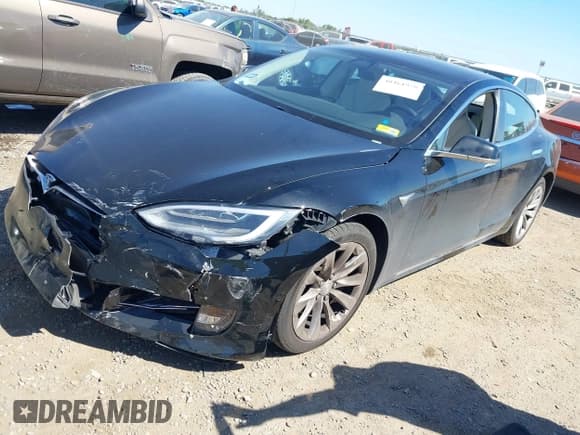 ✅ 2019 Tesla Model S 75D • VIN: 5YJSA1E2XKF306309 • Лот: 40461958. Опубликован ранее на IAAI с пробегом 38 987 миль. Бесплатный доступ к архиву аукционных продаж из США и подробный отчёт об истории автомобиля на DreamBid. Изображение 2.