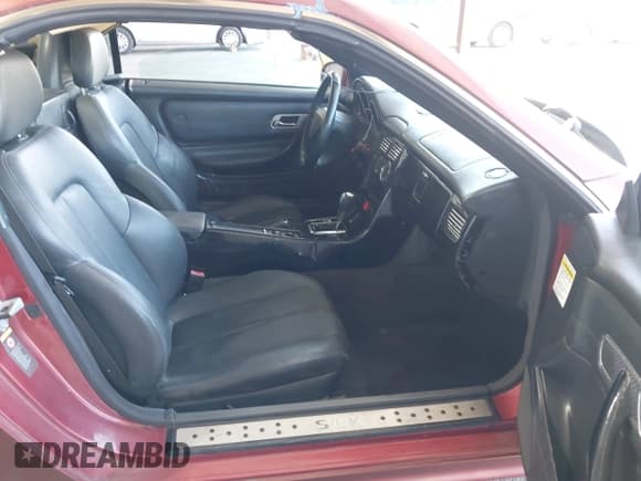 ✅ 2002 Mercedes-Benz SLK 230 Kompressor • VIN: WDBKK49F32F252115 • Lot: 42353986. Listed on IAAI with 192,789 mi. Free auction sales archive from the USA and detailed vehicle history report at DreamBid. Image 5.