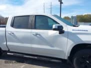✅ 2019 Chevrolet Silverado 1500 LT • VIN: 1GCPWCEK4KZ167825 • Lot: 43790842. Wystawiony na IAAI z przebiegiem 150 517 mil. Bezpłatny archiwum sprzedaży aukcyjnych z USA i szczegółowy raport historii pojazdu na DreamBid. Zdjęcie 13.