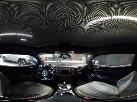 ✅ 2016 Volkswagen Beetle Dune • VIN: 3VWS17AT0GM621749 • Lot: 42486286. Wystawiony na IAAI z przebiegiem 106 311 mil. Bezpłatny archiwum sprzedaży aukcyjnych z USA i szczegółowy raport historii pojazdu na DreamBid. Zdjęcie 19.