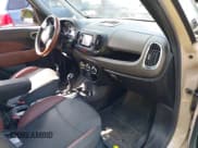 ✅ 2015 FIAT 500L Urbana Trekking • VIN: ZFBCFADH6FZ032573 • Lot: 43235024. Wystawiony na IAAI z przebiegiem 72 656 mil. Bezpłatny archiwum sprzedaży aukcyjnych z USA i szczegółowy raport historii pojazdu na DreamBid. Zdjęcie 5.