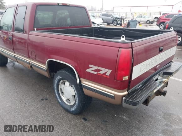 ✅ 1996 Chevrolet Silverado 1500 • VIN: 1GCEK19R8TE265084 • Лот: 43755345. Опубликован ранее на IAAI с пробегом 203 957 миль. Бесплатный доступ к архиву аукционных продаж из США и подробный отчёт об истории автомобиля на DreamBid. Изображение 6.