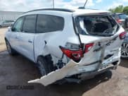 ✅ 2016 Chevrolet Traverse LT • VIN: 1GNKRGKD4GJ317797 • Lot: 43252239. Wystawiony na IAAI z przebiegiem 117 718 mil. Bezpłatny archiwum sprzedaży aukcyjnych z USA i szczegółowy raport historii pojazdu na DreamBid. Zdjęcie 3.