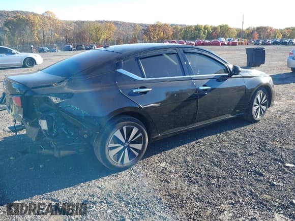 ✅ 2021 Nissan Altima SL • VIN: 1N4BL4EW3MN374220 • Lot: 43555747. Wystawiony na IAAI z przebiegiem 44 280 mil. Bezpłatny archiwum sprzedaży aukcyjnych z USA i szczegółowy raport historii pojazdu na DreamBid. Zdjęcie 4.