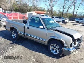 ✅ 2001 Chevrolet S-10 LS • VIN: 1GCCS14W81K122302 • Лот: 41592022. Опубликован ранее на IAAI с пробегом 170 226 миль. Бесплатный доступ к архиву аукционных продаж из США и подробный отчёт об истории автомобиля на DreamBid. Изображение 1.