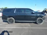 ✅ 2022 Chevrolet Suburban Premier • VIN: 1GNSKFKD1NR223325 • Lot: 40848831. Wystawiony na IAAI z przebiegiem 52 798 mil. Bezpłatny archiwum sprzedaży aukcyjnych z USA i szczegółowy raport historii pojazdu na DreamBid. Zdjęcie 13.
