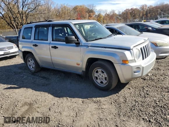 ✅ 2008 Jeep Patriot Sport • VIN: 1J8FF28W88D500420 • Лот: 90839975. Опубликован ранее на Copart с пробегом 100 292 миль. Бесплатный доступ к архиву аукционных продаж из США и подробный отчёт об истории автомобиля на DreamBid. Изображение 4.