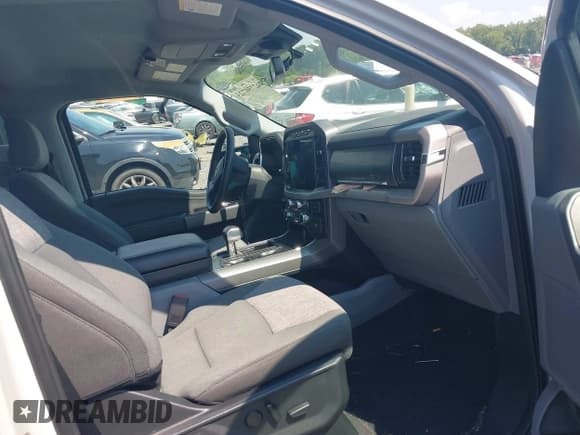 ✅ 2023 Ford F-150 Lightning Pro • VIN: 1FT6W1EVXPWG35446 • Лот: 42750723. Опубликован ранее на IAAI с пробегом 45 348 миль. Бесплатный доступ к архиву аукционных продаж из США и подробный отчёт об истории автомобиля на DreamBid. Изображение 5.