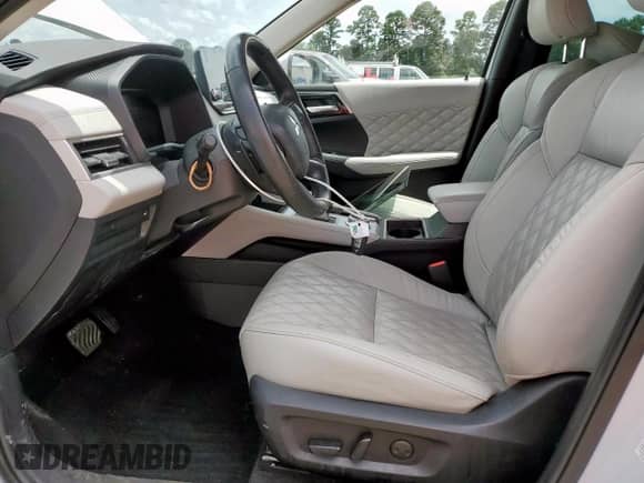 2023 Mitsubishi Outlander SEL z VIN JA4J3VA88PZ036760, wystawiony jako Copart lot #60054075 z przebiegiem 86 663 mil mil oraz Szkoda całkowita • Salvage title. Historia ofert i sprzedaży dostępna na DreamBid. Obrazek 7.