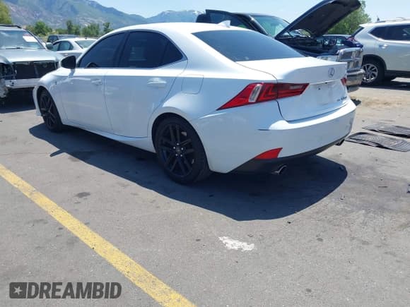 ✅ 2014 Lexus IS 350 • VIN: JTHCE1D23E5004892 • Lot: 42401727. Wystawiony na IAAI z przebiegiem 182 136 mil. Bezpłatny archiwum sprzedaży aukcyjnych z USA i szczegółowy raport historii pojazdu na DreamBid. Zdjęcie 3.