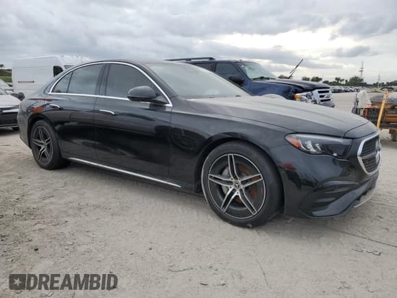 ✅ 2025 Mercedes-Benz E 350 • VIN: W1KLF4HB9SA093614 • Lot: 91087305. Wystawiony na Copart z przebiegiem 7 302 mil. Bezpłatny archiwum sprzedaży aukcyjnych z USA i szczegółowy raport historii pojazdu na DreamBid. Zdjęcie 4.