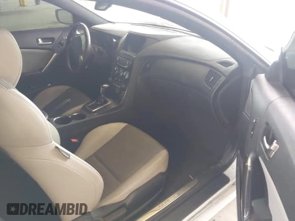 ✅ 2013 Hyundai Genesis Coupe 2.0T • VIN: KMHHT6KD7DU106534 • Lot: 43088394. Wystawiony na IAAI z przebiegiem 126 649 mil. Bezpłatny archiwum sprzedaży aukcyjnych z USA i szczegółowy raport historii pojazdu na DreamBid. Zdjęcie 5.