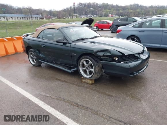 ✅ 1998 Ford Mustang GT • VIN: 1FAFP45X9WF105831 • Lot: 41891002. Wystawiony na IAAI z przebiegiem 80 381 mil. Bezpłatny archiwum sprzedaży aukcyjnych z USA i szczegółowy raport historii pojazdu na DreamBid. Zdjęcie 1.