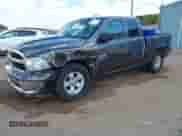 2019 Ram 1500 Tradesman z VIN 1C6RR6FT5KS741972, wystawiony jako IAAI lot #43344248 z przebiegiem 119 411 mil mil oraz . Historia ofert i sprzedaży dostępna na DreamBid. Obrazek 21.