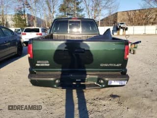 ✅ 2001 Chevrolet S-10 • VIN: 1GCCS145518230350 • Лот: 84817624. Опубликован ранее на Copart с пробегом 85 543 миль. Бесплатный доступ к архиву аукционных продаж из США и подробный отчёт об истории автомобиля на DreamBid. Изображение 6.