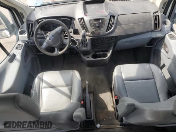 ✅ 2017 Ford Transit Passenger XL • VIN: 1FBZX2CM5HKB49182 • Lot: 71745635. Wystawiony na Copart z przebiegiem 157 933 mil. Bezpłatny archiwum sprzedaży aukcyjnych z USA i szczegółowy raport historii pojazdu na DreamBid. Zdjęcie 8.