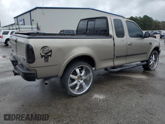 ✅ 2001 Ford F-150 XL • VIN: 2FTRX18L31CA42275 • Lot: 85001215. Listed on Copart with 313,985 mi. Free auction sales archive from the USA and detailed vehicle history report at DreamBid. Image 3.