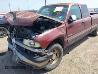 2000 Chevrolet Silverado 2500 LS z VIN 1GCGC29U0YE292335, wystawiony jako IAAI lot #41952831 z przebiegiem 276 544 mil mil oraz . Historia ofert i sprzedaży dostępna na DreamBid. Obrazek 6.
