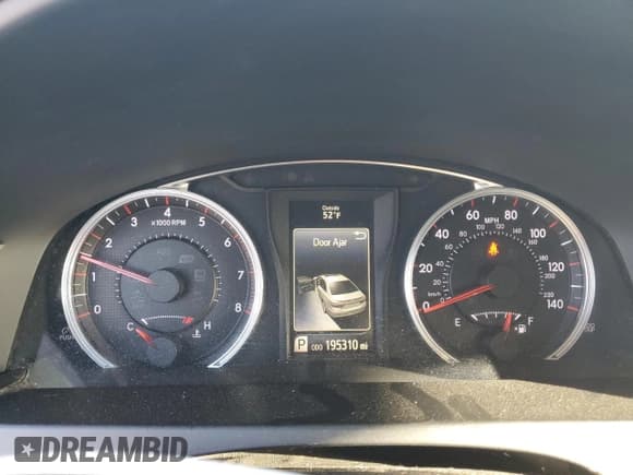 ✅ 2017 Toyota Camry SE • VIN: 4T1BF1FK3HU327272 • Лот: 82682095. Опубликован ранее на Copart с пробегом 195 310 миль. Бесплатный доступ к архиву аукционных продаж из США и подробный отчёт об истории автомобиля на DreamBid. Изображение 9.