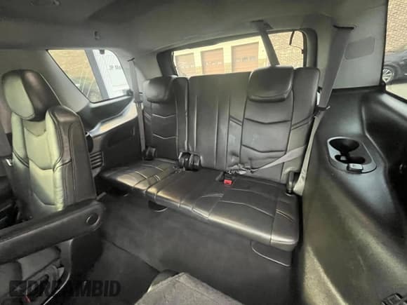 ✅ 2016 Cadillac Escalade Luxury Collection • VIN: 1GYS4BKJ2GR163456 • Lot: 93110455. Wystawiony na Copart z przebiegiem 142 059 mil. Bezpłatny archiwum sprzedaży aukcyjnych z USA i szczegółowy raport historii pojazdu na DreamBid. Zdjęcie 9.