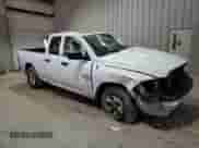 2024 Ram 1500 SLT z VIN 1C6RR6GG7RS142468, wystawiony jako Copart lot #50719445 z przebiegiem 23 062 mil mil oraz Czysty tytuł • Clean title. Historia ofert i sprzedaży dostępna na DreamBid. Obrazek 4.