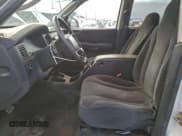 ✅ 2001 Dodge Dakota Sport • VIN: 1B7GG2AX81S191318 • Лот: 95538915. Опубликован ранее на Copart с пробегом 160 205 миль. Бесплатный доступ к архиву аукционных продаж из США и подробный отчёт об истории автомобиля на DreamBid. Изображение 7.