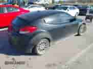 2013 Hyundai Veloster w/Black Int с VIN KMHTC6AD2DU092229, выставлен на аукционе IAAI как лот 43601459 с пробегом 191 710 миль миль и . История ставок и продаж доступна на DreamBid. Изображение 4.