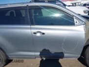 ✅ 2017 Toyota Highlander LE • VIN: 5TDZZRFH0HS217300 • Lot: 41418206. Wystawiony na IAAI z przebiegiem 158 022 mil. Bezpłatny archiwum sprzedaży aukcyjnych z USA i szczegółowy raport historii pojazdu na DreamBid. Zdjęcie 13.