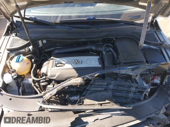 ✅ 2013 Volkswagen CC R-Line • VIN: WVWBP7AN5DE516953 • Lot: 42920630. Listed on IAAI with 107,428 mi. Free auction sales archive from the USA and detailed vehicle history report at DreamBid. Image 10.