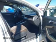 ✅ 2024 Audi A3 Premium Plus • VIN: WAUBUDGY6RA028227 • Lot: 41848987. Wystawiony na IAAI z przebiegiem 20 985 mil. Bezpłatny archiwum sprzedaży aukcyjnych z USA i szczegółowy raport historii pojazdu na DreamBid. Zdjęcie 5.