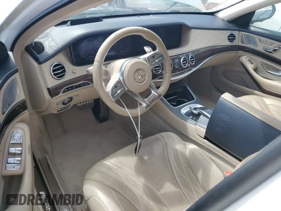 ✅ 2019 Mercedes-Benz S 63 AMG • VIN: WDDUG8JB8KA452857 • Lot: 76761004. Wystawiony na Copart z przebiegiem 28 389 mil. Bezpłatny archiwum sprzedaży aukcyjnych z USA i szczegółowy raport historii pojazdu na DreamBid. Zdjęcie 8.