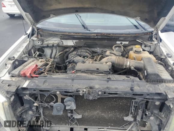 ✅ 2014 Ford F-150 XL • VIN: 1FTEX1CM0EKF27554 • Лот: 92260515. Опубликован ранее на Copart с пробегом 272 956 миль. Бесплатный доступ к архиву аукционных продаж из США и подробный отчёт об истории автомобиля на DreamBid. Изображение 11.