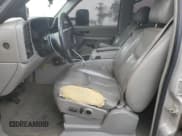 ✅ 2007 GMC Sierra 3500 SRW Work Trk • VIN: 1GTHK33D27F106146 • Lot: 77556084. Wystawiony na Copart z przebiegiem 277 900 mil. Bezpłatny archiwum sprzedaży aukcyjnych z USA i szczegółowy raport historii pojazdu na DreamBid. Zdjęcie 7.