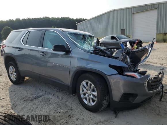 ✅ 2021 Chevrolet Traverse LS • VIN: 1GNERFKW8MJ122578 • Lot: 68529624. Wystawiony na Copart z przebiegiem Nie podano. Bezpłatny archiwum sprzedaży aukcyjnych z USA i szczegółowy raport historii pojazdu na DreamBid. Zdjęcie 4.