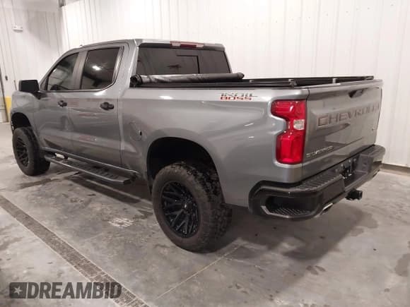 ✅ 2021 Chevrolet Silverado 1500 LT Trail Boss • VIN: 1GCPYFEL2MZ261063 • Лот: 43743393. Опубликован ранее на IAAI с пробегом 76 396 миль. Бесплатный доступ к архиву аукционных продаж из США и подробный отчёт об истории автомобиля на DreamBid. Изображение 3.